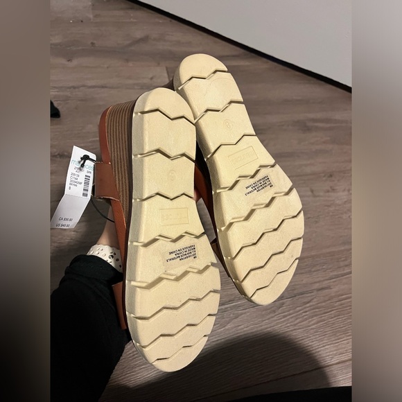 Maurices Sandals - Picture 5 of 6